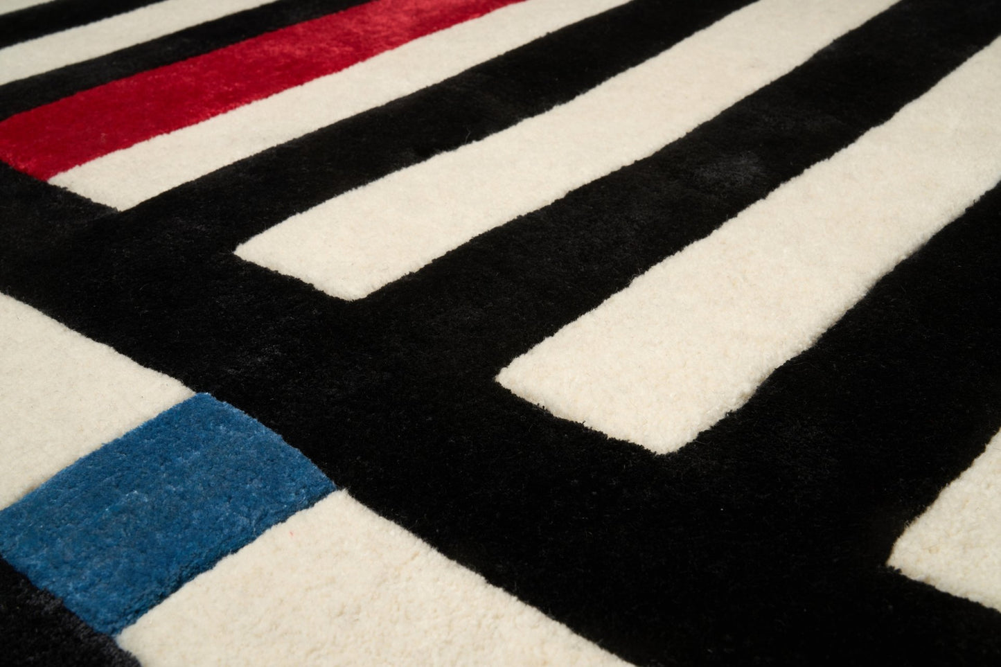 Maze Black